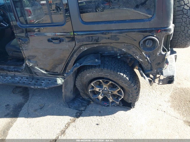 1C4HJXFN0JW145839 Jeep Wrangler Unlimited Rubicon 4x4
