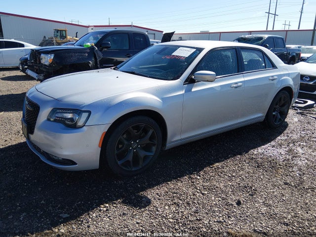 44224161 :رقم المزاد ، 2C3CCABG6MH595785 vin ، 2021 Chrysler 300 300s مزاد بيع