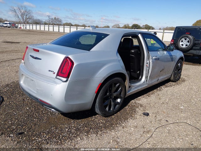 44224161 :رقم المزاد ، 2C3CCABG6MH595785 vin ، 2021 Chrysler 300 300s مزاد بيع