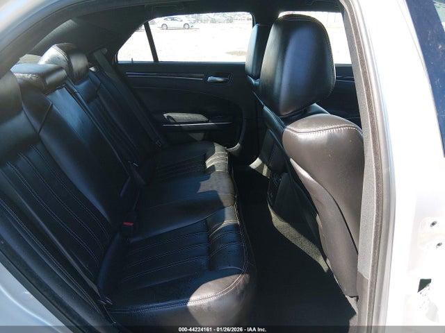 44224161 :رقم المزاد ، 2C3CCABG6MH595785 vin ، 2021 Chrysler 300 300s مزاد بيع