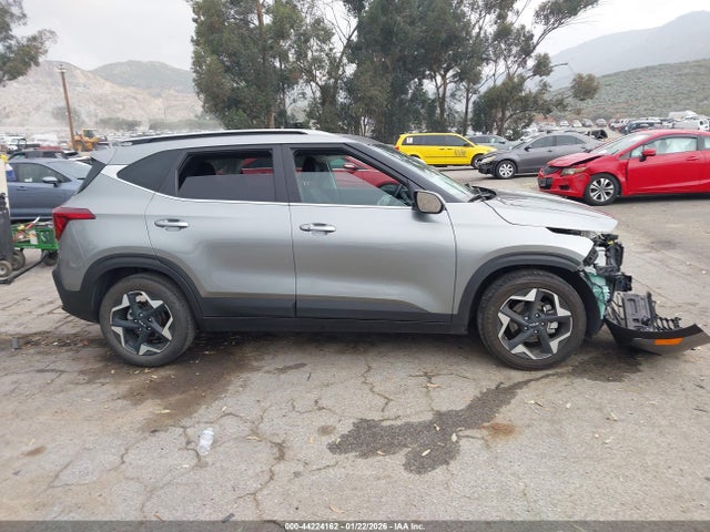 KNDER2AA7R7560505 KIA SELTOS EX
