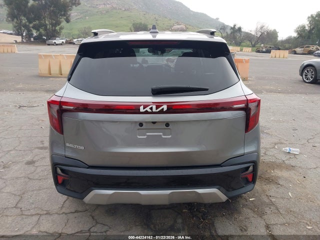 KNDER2AA7R7560505 KIA SELTOS EX