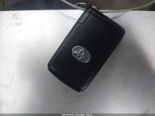 2005 Toyota Prius მანქანა იყიდება აუქციონზე, vin: JTDKB20U853037305, აუქციონის ნომერი: 44224197