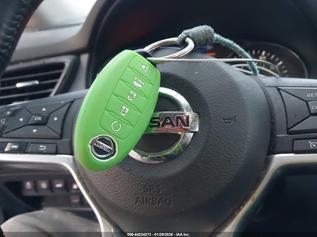 44224273 :رقم المزاد ، JN8AT2MT2LW036712 vin ، 2020 Nissan Rogue Sv Fwd مزاد بيع