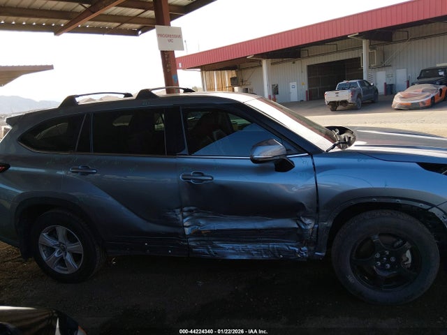 5TDBZRBHXMS149783 Toyota Highlander Le