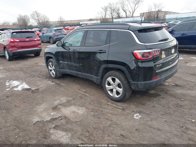 Jeep Compass Latitude 4x4 2019 3C4NJDBB4KT595806 Image 3