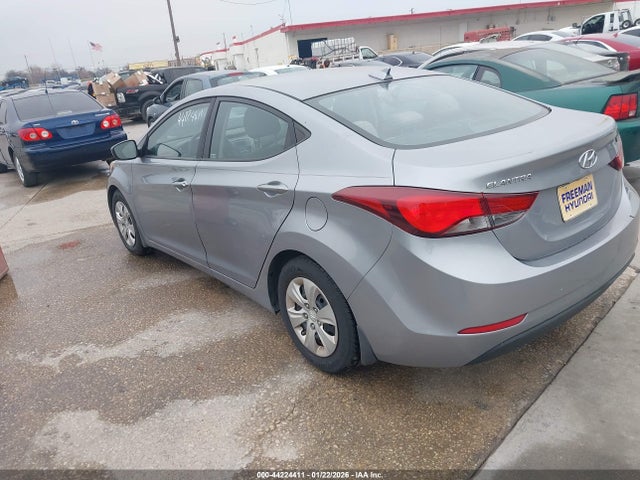 Hyundai ELANTRA SE 2016 5NPDH4AE8GH757284 Image 3