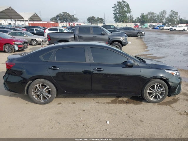 2023 Kia Forte Lxs მანქანა იყიდება აუქციონზე, vin: 3KPF24AD0PE607675, აუქციონის ნომერი: 44224422