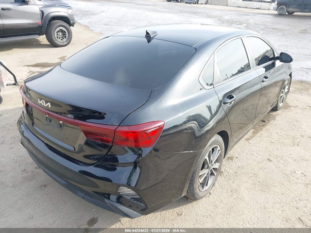 2023 Kia Forte Lxs მანქანა იყიდება აუქციონზე, vin: 3KPF24AD0PE607675, აუქციონის ნომერი: 44224422