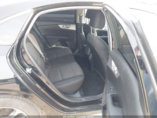 2023 Kia Forte Lxs მანქანა იყიდება აუქციონზე, vin: 3KPF24AD0PE607675, აუქციონის ნომერი: 44224422