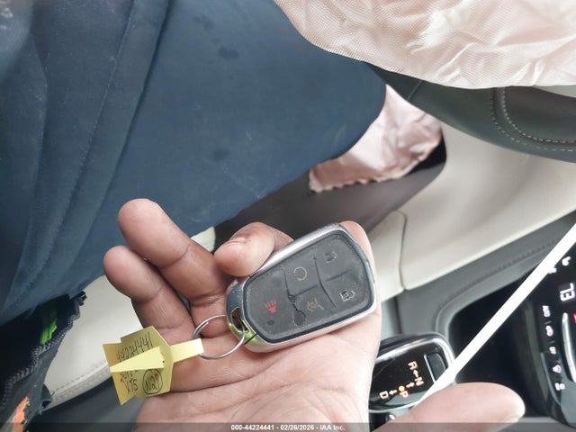 2017 CADILLAC XT5 1GYKNCRS6HZ182790 Photo 10