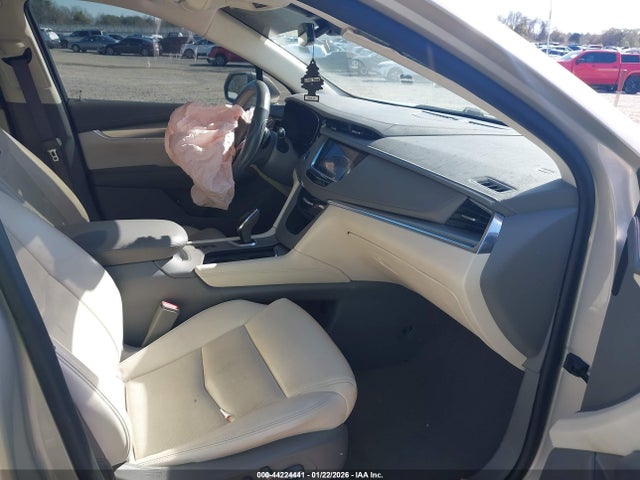 2017 CADILLAC XT5 1GYKNCRS6HZ182790 Photo 4