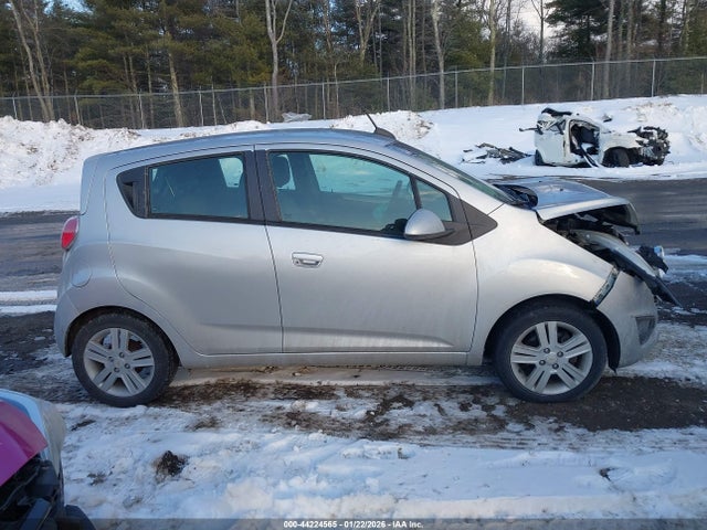 Chevrolet Spark 1lt Cvt 2015 KL8CD6S97FC787321 Image 13