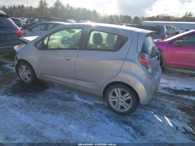 Chevrolet Spark 1lt Cvt 2015 KL8CD6S97FC787321 Image 3