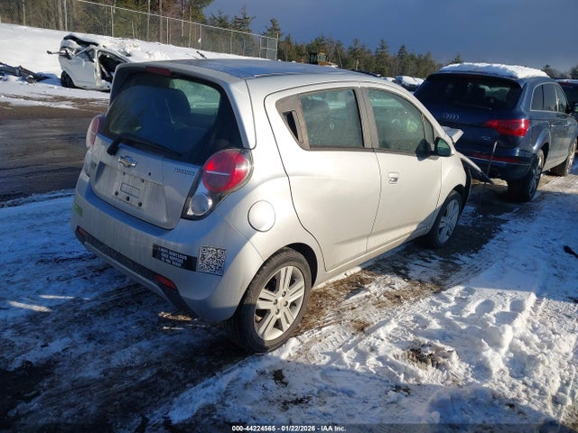Chevrolet Spark 1lt Cvt 2015 KL8CD6S97FC787321 Image 4