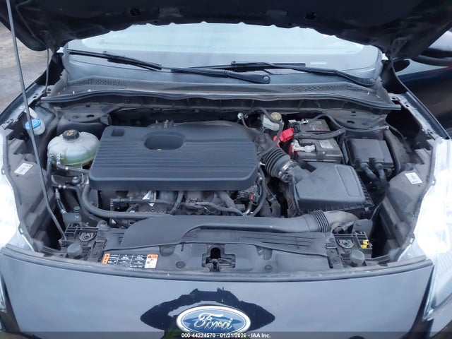 44224570 :رقم المزاد ، 1FMCU9J99LUB17183 vin ، 2020 Ford Escape Titanium مزاد بيع