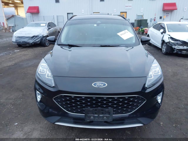 44224570 :رقم المزاد ، 1FMCU9J99LUB17183 vin ، 2020 Ford Escape Titanium مزاد بيع