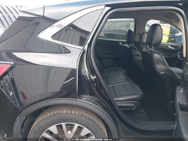 44224570 :رقم المزاد ، 1FMCU9J99LUB17183 vin ، 2020 Ford Escape Titanium مزاد بيع