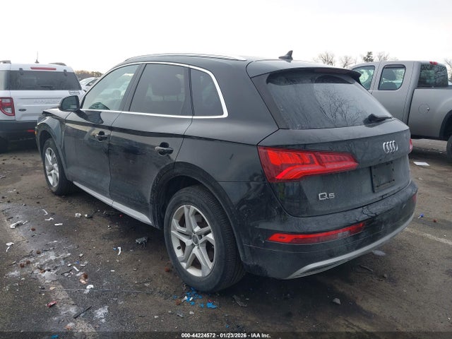2019 AUDI Q5 WA1ANAFY7K2065244 Photo 2