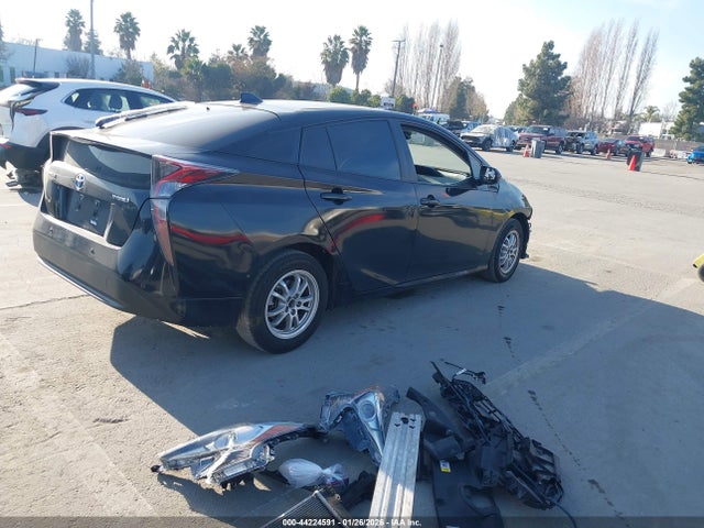 JTDKARFU7H3032619 Toyota Prius Four