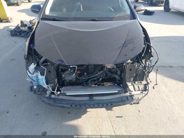 JTDKARFU7H3032619 Toyota Prius Four