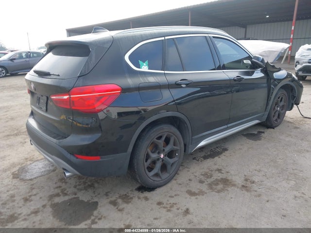 2018 BMW X1 WBXHU7C30J5L08458 Photo 3