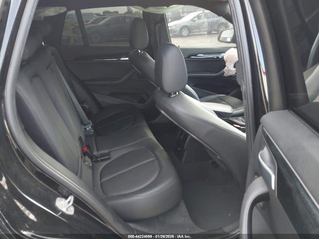 2018 BMW X1 WBXHU7C30J5L08458 Photo 7