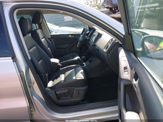 WVGRV7AX7HK005415 Volkswagen Tiguan 2.0t Wolfsburg Edition