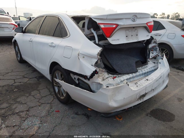 2015 TOYOTA CAMRY 4T1BF1FK3FU095043 Photo 2