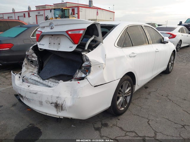 2015 TOYOTA CAMRY 4T1BF1FK3FU095043 Photo 3
