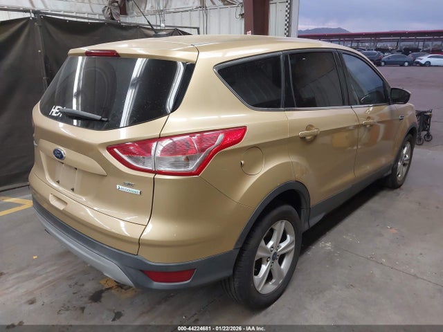 1FMCU0GX0FUB20818 Ford ESCAPE SE