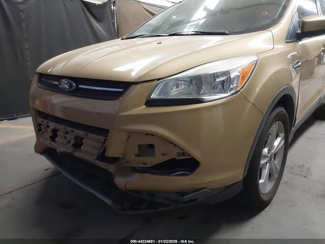1FMCU0GX0FUB20818 Ford ESCAPE SE