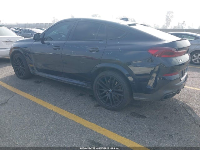 2021 BMW X6 5UXCY6C06M9G17166 Photo 2