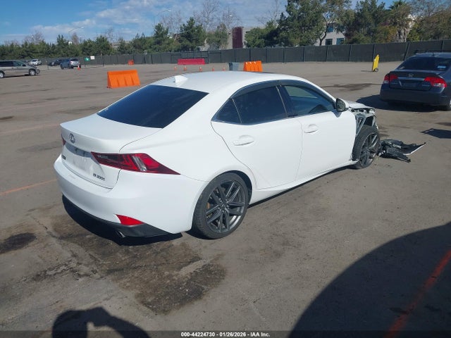 Lexus IS 200T 2016 JTHBA1D29G5002798 Image 4