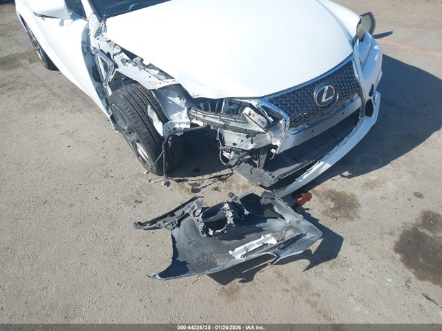 Lexus IS 200T 2016 JTHBA1D29G5002798 Image 6