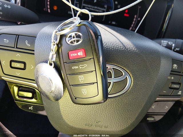 2025 TOYOTA CAMRY 4T1DAACK0SU637981 Photo 10