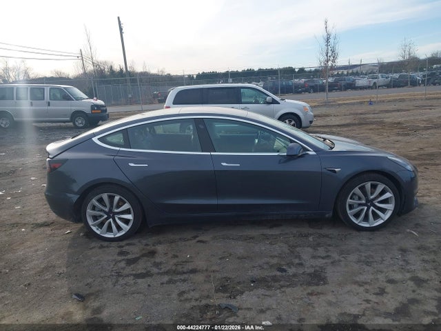 Tesla Model 3 Long Range/performance 2018 5YJ3E1EB2JF116799 Image 13
