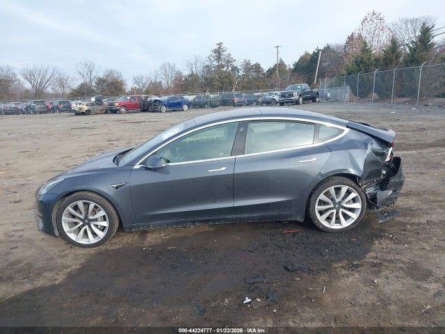 Tesla Model 3 Long Range/performance 2018 5YJ3E1EB2JF116799 Image 14