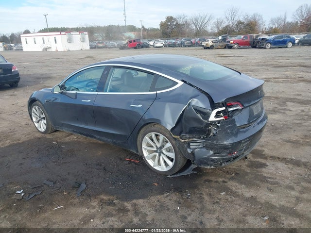 2018 TESLA MODEL 3 5YJ3E1EB2JF116799 Photo 2