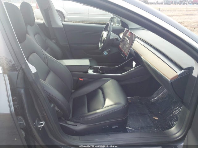 2018 TESLA MODEL 3 5YJ3E1EB2JF116799 Photo 4