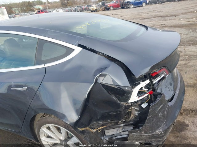 2018 TESLA MODEL 3 5YJ3E1EB2JF116799 Photo 5