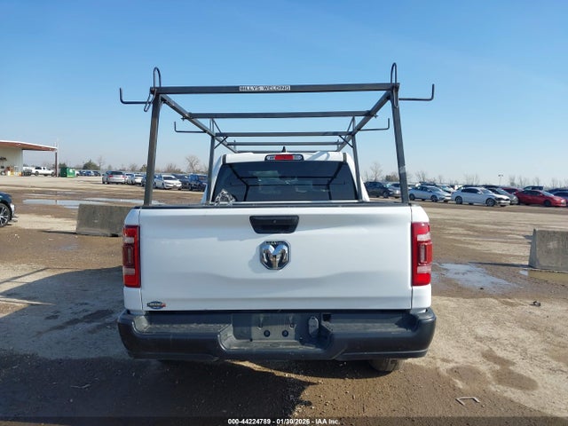 44224789 :رقم المزاد ، 1C6SRECG7NN436009 vin ، 2022 Ram 1500 Tradesman  4x2 6'4 Box مزاد بيع