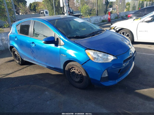 2013 TOYOTA PRIUS C JTDKDTB33D1535104