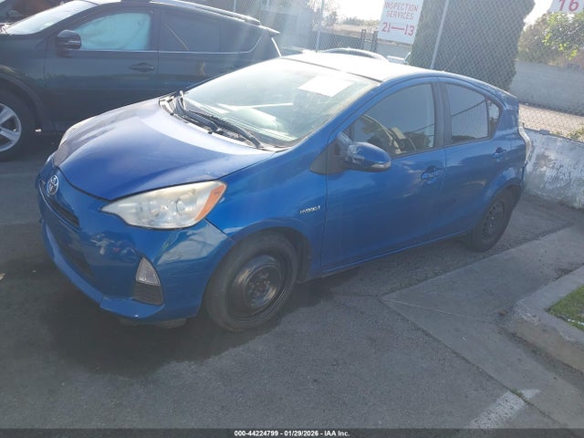 2013 TOYOTA PRIUS C JTDKDTB33D1535104 Photo 1