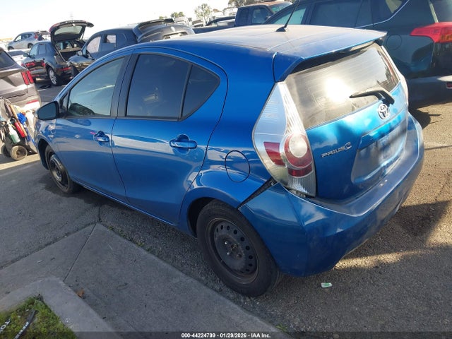 2013 TOYOTA PRIUS C JTDKDTB33D1535104 Photo 2