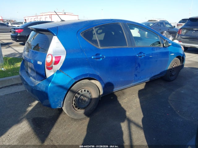 2013 TOYOTA PRIUS C JTDKDTB33D1535104 Photo 3
