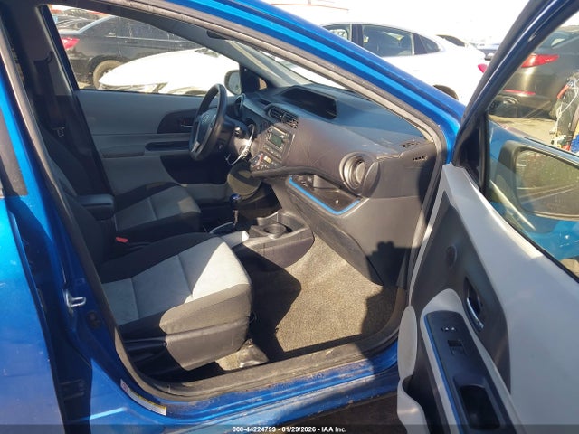 2013 TOYOTA PRIUS C JTDKDTB33D1535104 Photo 4