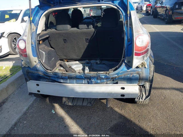 2013 TOYOTA PRIUS C JTDKDTB33D1535104 Photo 5