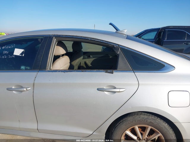 5NPE24AF1KH771633 Hyundai SONATA SE