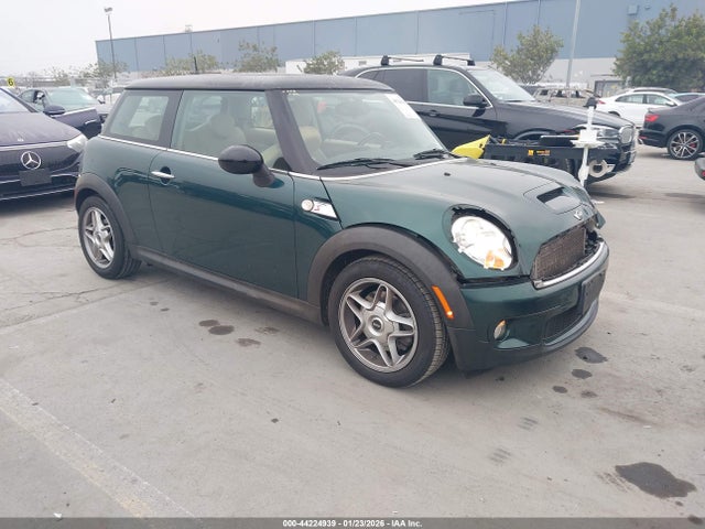 2010 MINI COOPER S WMWMF7C56ATX44697 Photo 0